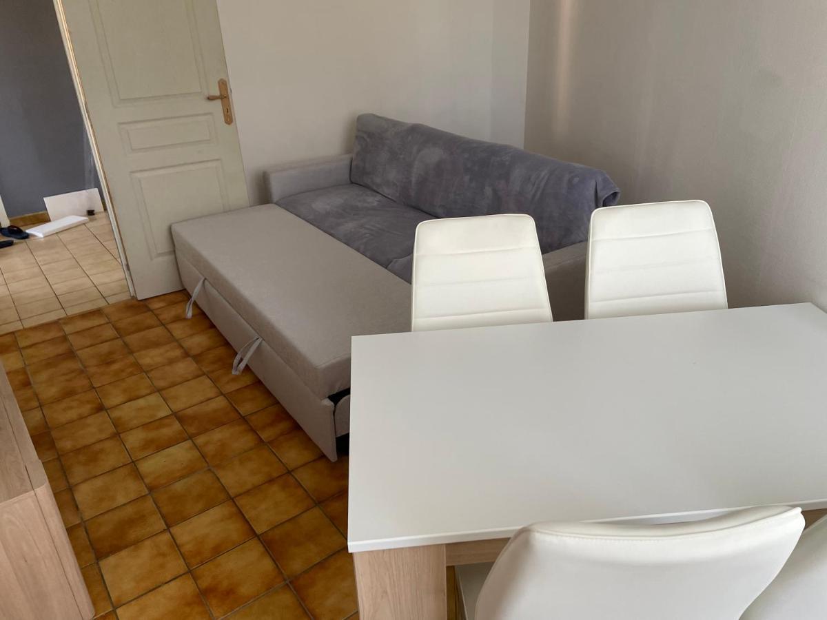Charmant T2 Au 1Er Dans Residence Avec Parc Arbore Saint-Pierre-le-Moutier Exterior photo